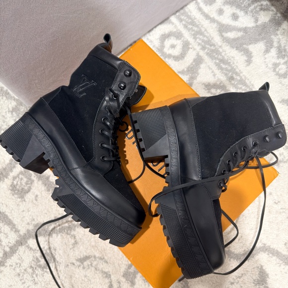 Louis Vuitton Black Combat & Moto Boots - Picture 4 of 9